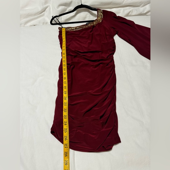 Venus Dress Sz small burgundy/wine colour - Picture 3 of 5